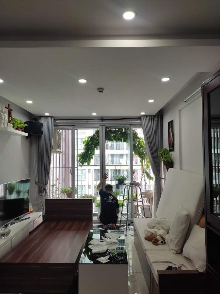 Dán Phim Cách Nhiệt Phòng Khách